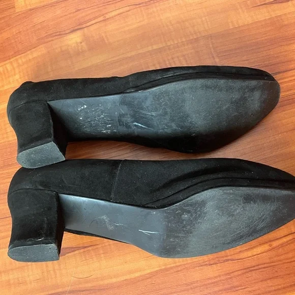 Black Heels - Picture 3 of 5